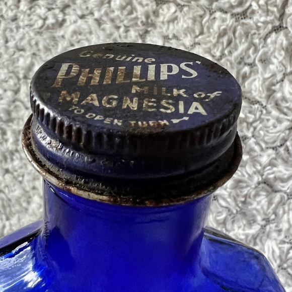 Large 1940’s Cobalt Blue Glass Phillips Milk of Magnesia 8” Apothecary Collect!! - Picture 9 of 14